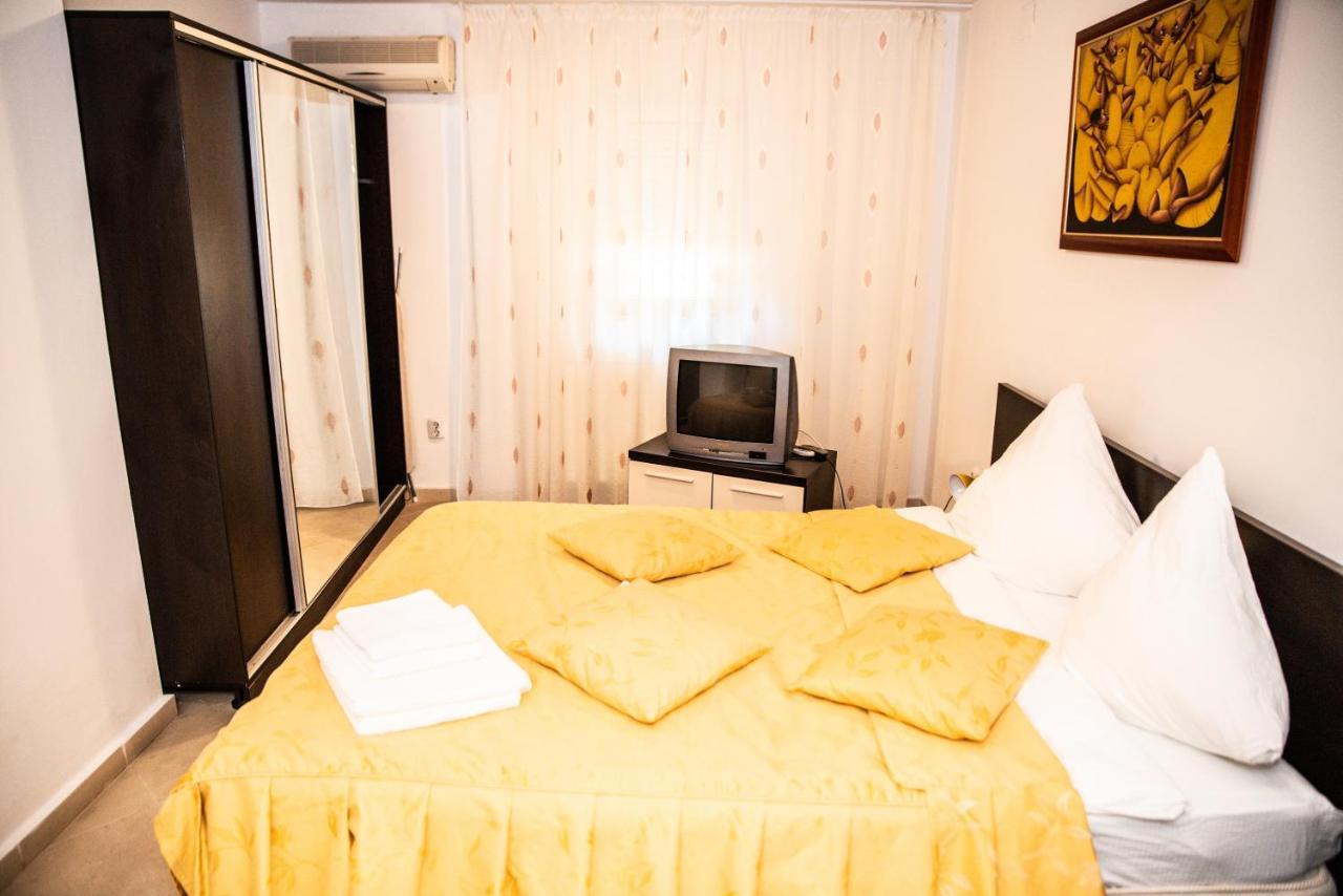 Club Onix Apartments Neptun Esterno foto